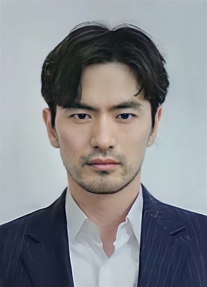 Discovering Lee Jin Wook: A Look at the South Korean Actor's Journey